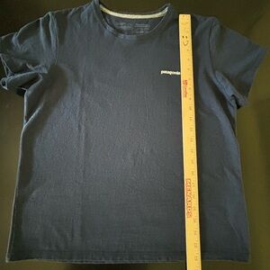 Women’s cut Large Patagonia T Shirt Navy Never Worn